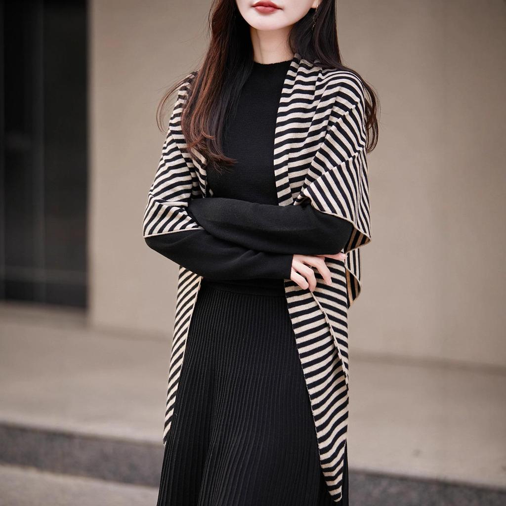 Elegant Knit Scarf Sweater: Women's Korean Style Warm Triangle Shawl for Autumn/Winter