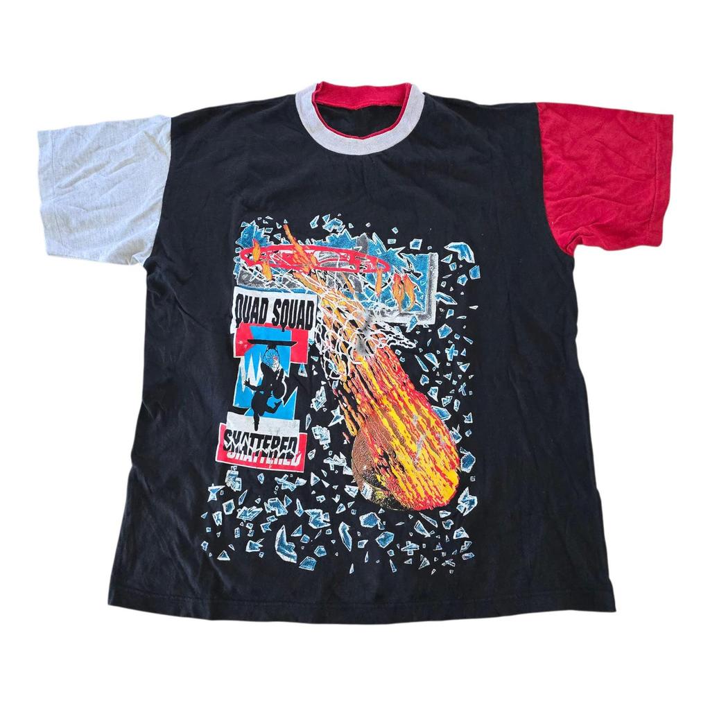 Винтажная футболка 1990-х годов с графическим принтом Quad Squad Shattered Backboard.