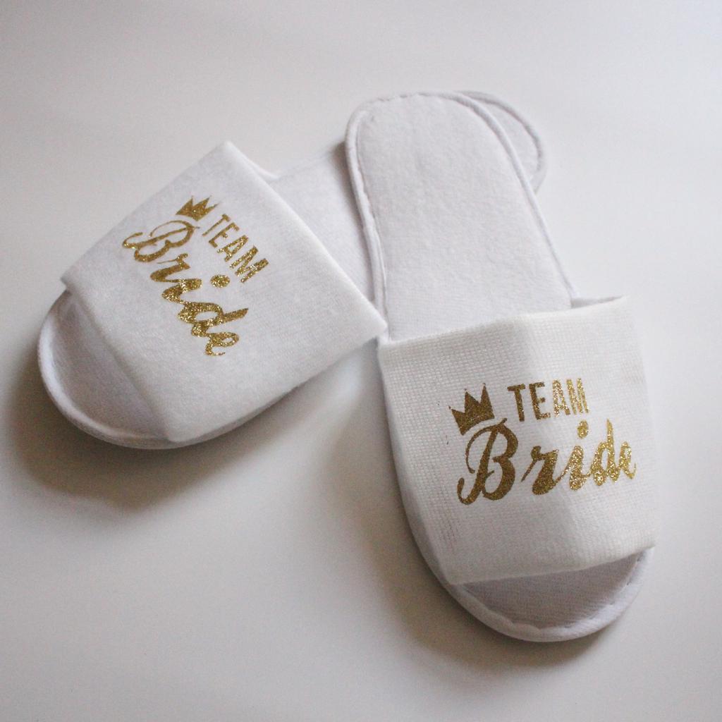 Fashion Wholesale Bride Shower Bride Wedding Decoration Bridesmaid Hen Party Spa Soft Slippers Ladies Bachelorette Party Supplies Gift
