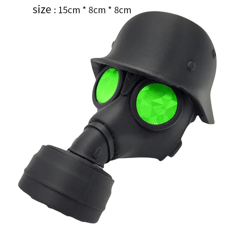 Крышка сцепного устройства с 3D-печатным стальным шлемом и противогазом. Крышка шара сцепного устройства. Предотвращает ржавление приемной трубы.