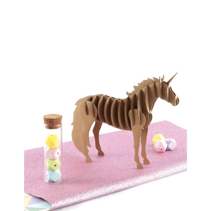 Maquette de licorne en carton 21,5 x 17 x 4 cm