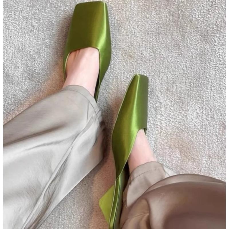 Роскошные атласные сандалии женские летние сексуальные с квадратным носком, странным низким каблуком, шлепанцы-слайды, массивный каблук, элегантный дизайн, мюли женские