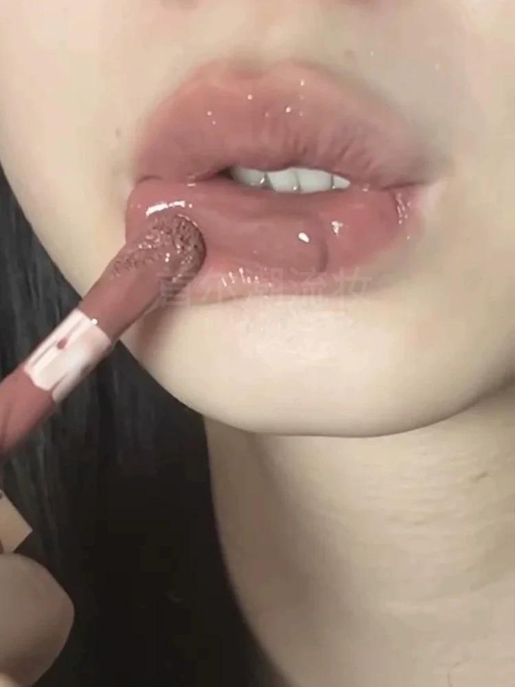 Low-Saturation Nude Milk Tea! Kuzi Almond White Tea Lip Glaze in Nude Color 8.5g Large Capacity, Tender and Lustrous Lip Gloss That Is Non-Sticky
