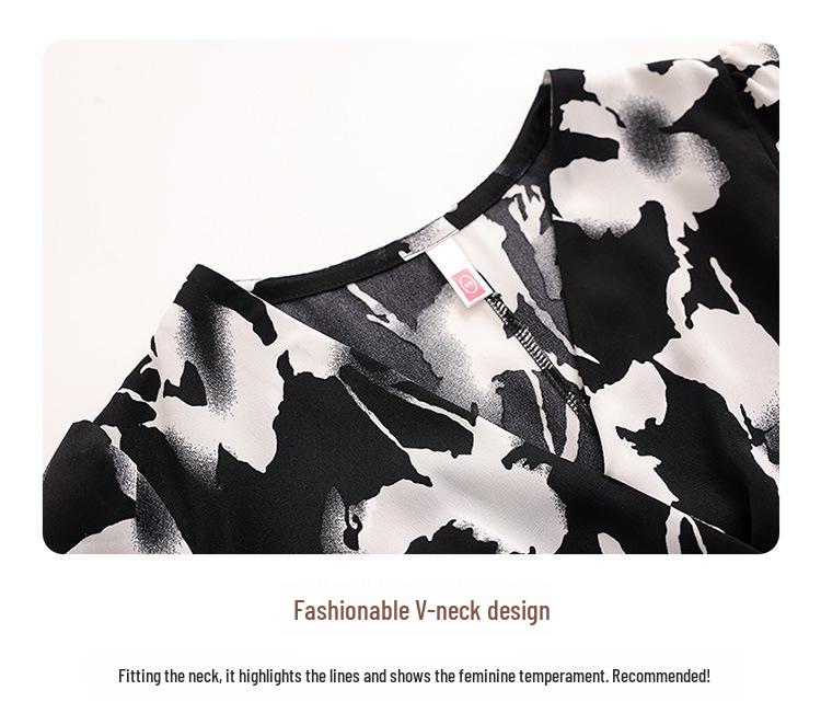 Летнее платье с цветочным принтом больших размеров - короткий рукав, подчеркнутая талия, тонкий фасон