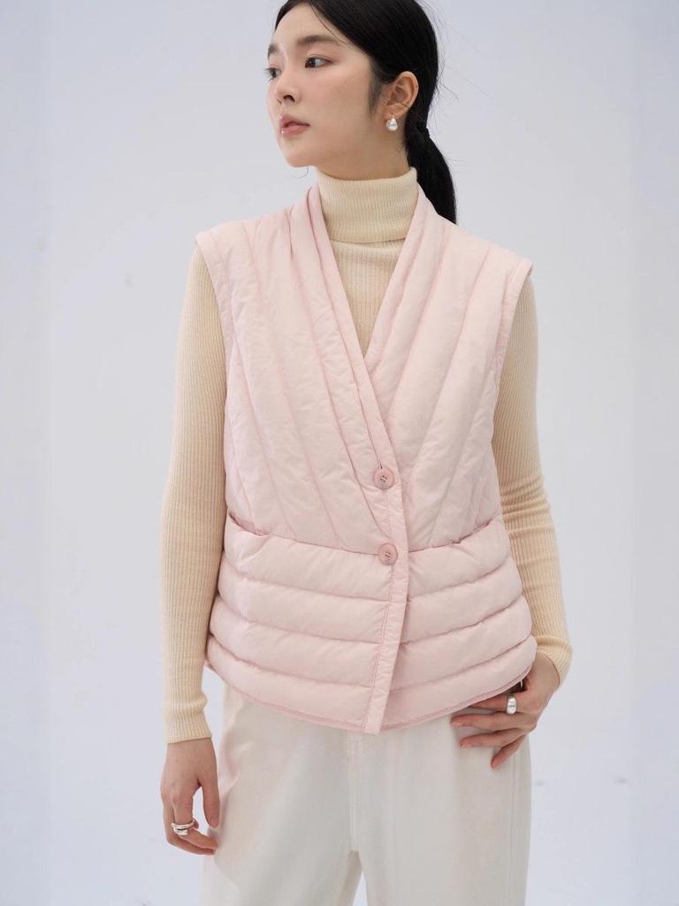 Женский пуховый жилет с V-образным вырезом - 90% пуха, без рукавов, приталенный, для осени и зимы.