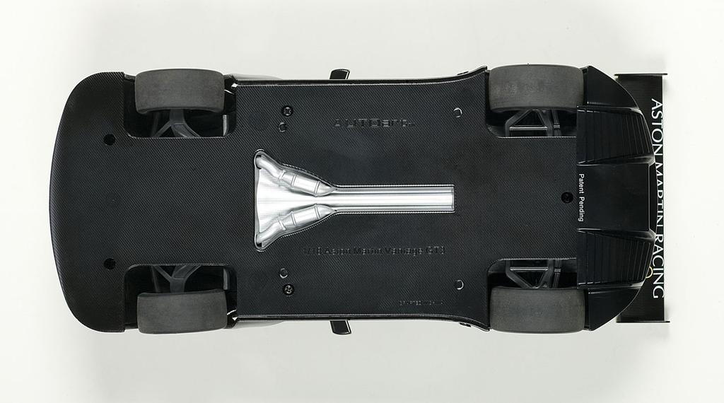 AUTOart Лучшая цена Композитная модель Aston Martin V12 Vantage GT3 2013 Черный Готовый продукт 38570 1/18