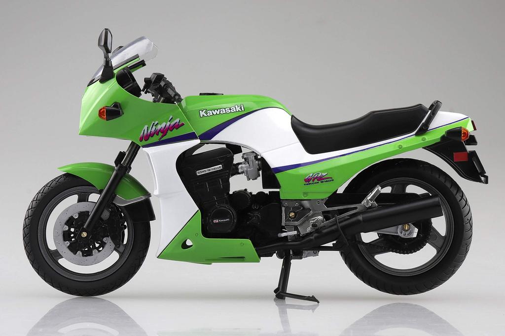 AOSHIMA Skynet Завершенный мотоцикл Kawasaki GPZ900R Lime Green 1/12
