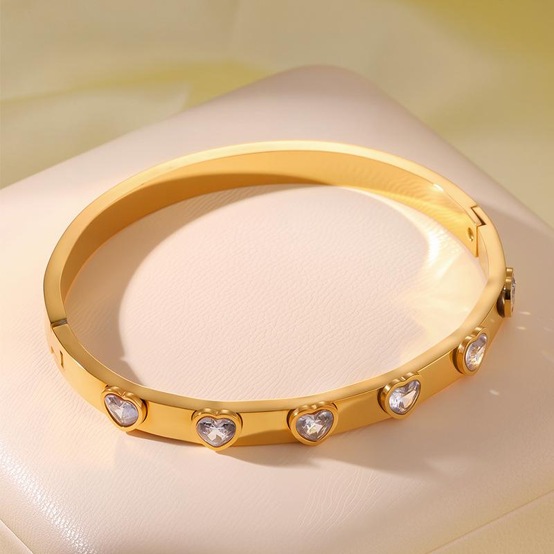 Women's High-end Heart-shaped Love Fashion European and American Bracelet