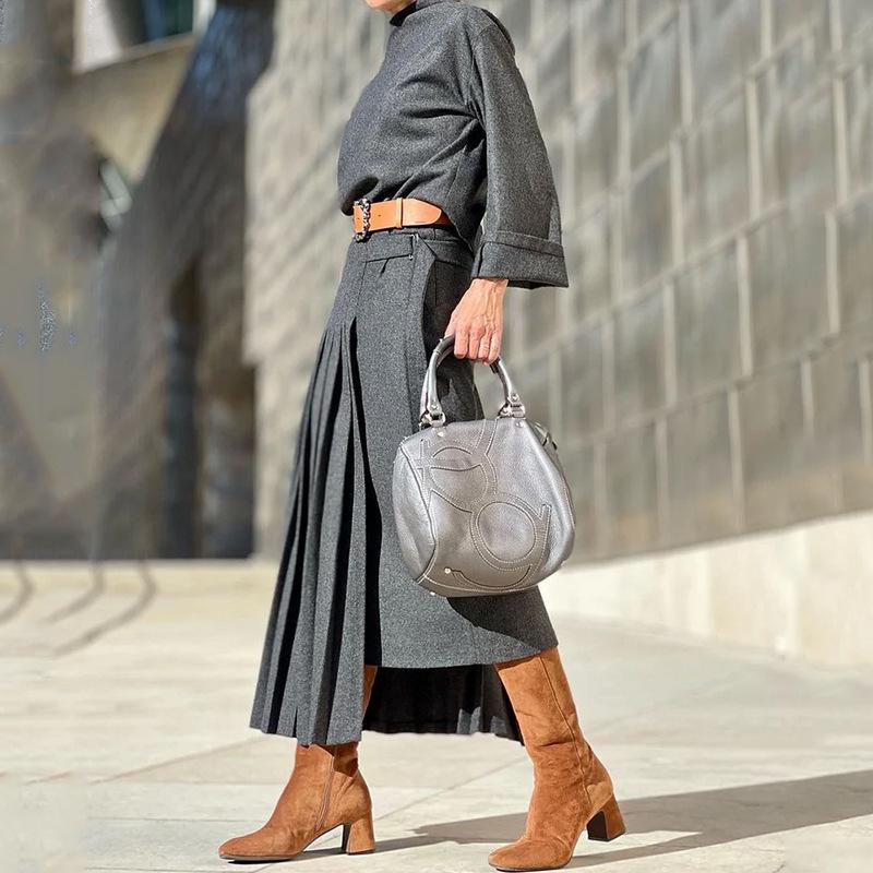 Модное плиссированное платье с акцентом на талии, осень 2023