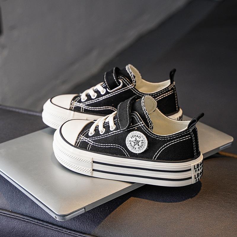 Versatile canvas shoes for boys and girls, spring and autumn style, with Velcro straps, soft soles, and non-slip features, perfect for casual wear
