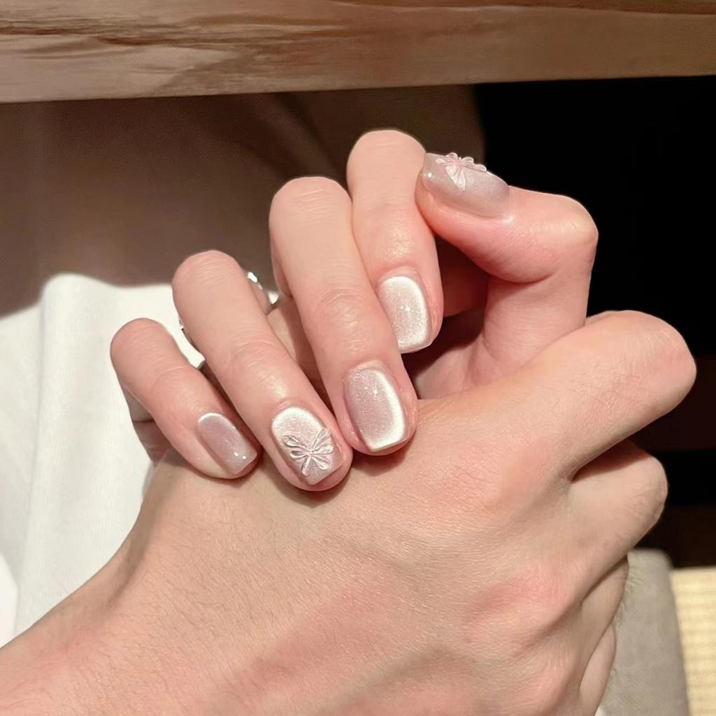 Beating Butterfly Hand-wearing Nail Fake Nail Patch Nail Art Patch High-end Light Bulb Cat Eye Simple Atmosphere