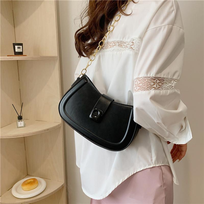 Fashionable Crescent Shoulder Bag Trendy Street Style Pu Leather Medium Size