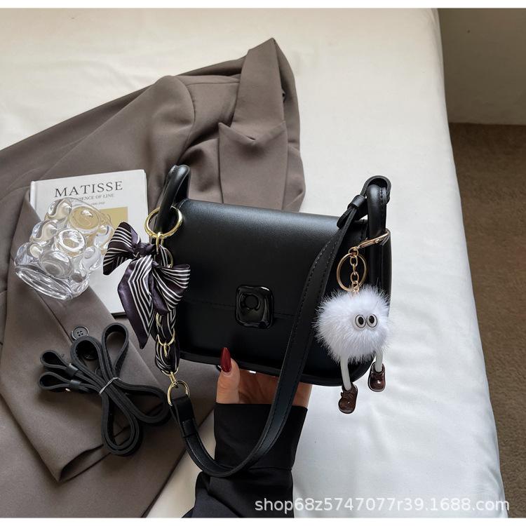 2025 New Popular Small Bag, High Sense Principal Versatile Shoulder Messenger Bag, Texture Popular Underarm Small Square Bag