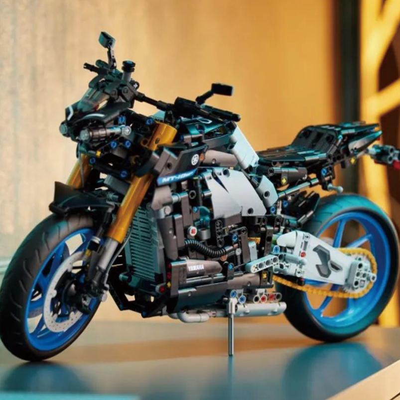 LEGO Конструктор Yamaha MT-10 SP 1478 деталей 42159