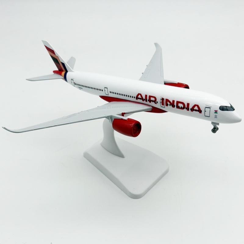 Модель Boeing 777 из сплава, 20 см - Статический дисплей Федеральной авиакомпании.