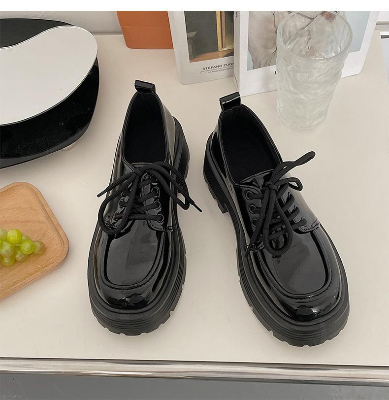 Японские черные маленькие кожаные туфли женские 2025 новая осень и зима ретро британский стиль на толстой подошве с увеличением роста универсальные на шнуровке jk одинарные туфли