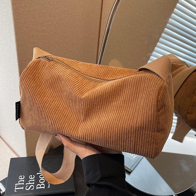 Вельветовая сумка для женщин на осень и зиму. Универсальная новая модная сумка через плечо. Популярная женская сумка-подушка.