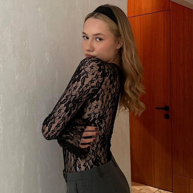 Модная прозрачная кружевная сексуальная футболка с круглым вырезом, женская футболка с крестообразным переплетением на груди и расклешенными рукавами, женская элегантная уличная облегающая женская футболка 26137