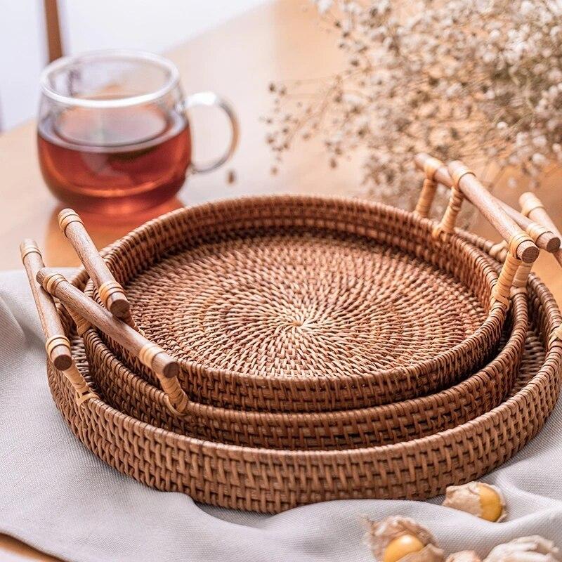 Поднос для хранения из ротанга ручной работы с деревянной ручкой, круглая плетеная корзина, тарелка для хлеба, фруктовый торт, поднос для столовых приборов, поднос для ужина
