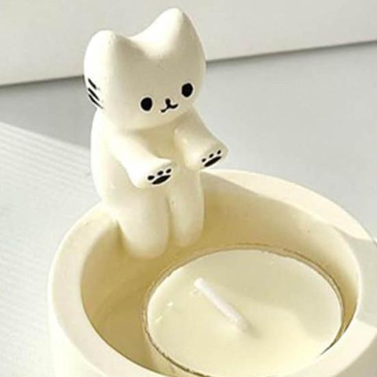 Desktop Candlestick Cute Cartoon Cat Shape Candle Holder Synthetic Resin Candle Stand for Home Decoration
