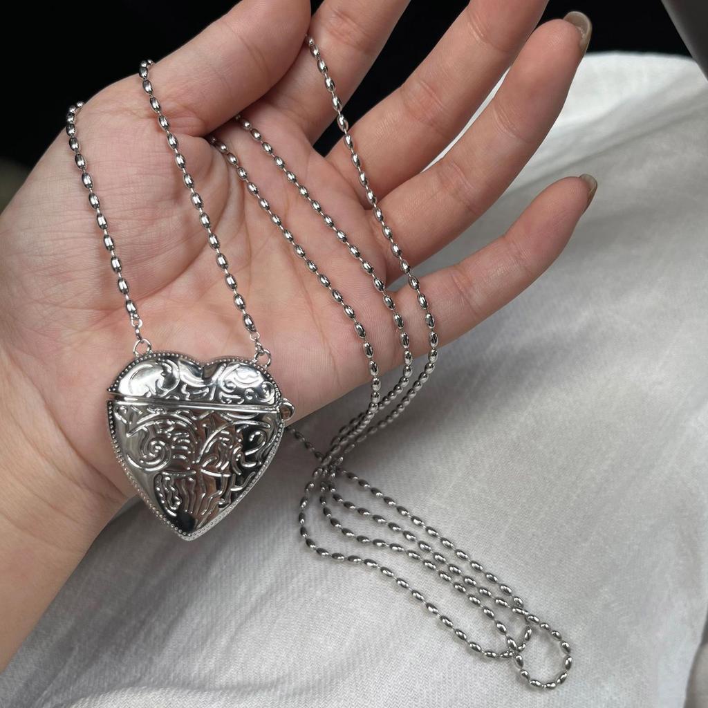 Длинная цепочка Сердце Сумка-кроссбоди Ожерелье Уникальные тисненые цветы Цепочка на шею Регулируемая длина Банкетный чокер Ювелирные изделия