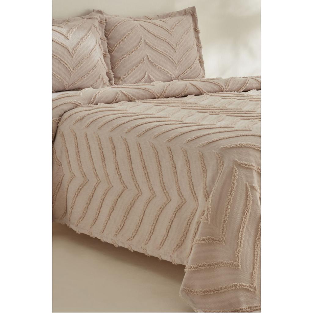 Двуспальное покрывало Arlina Geo Stone