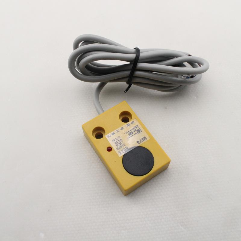 Индуктивный датчик приближения HUGONG LMF29-3008/5NAN