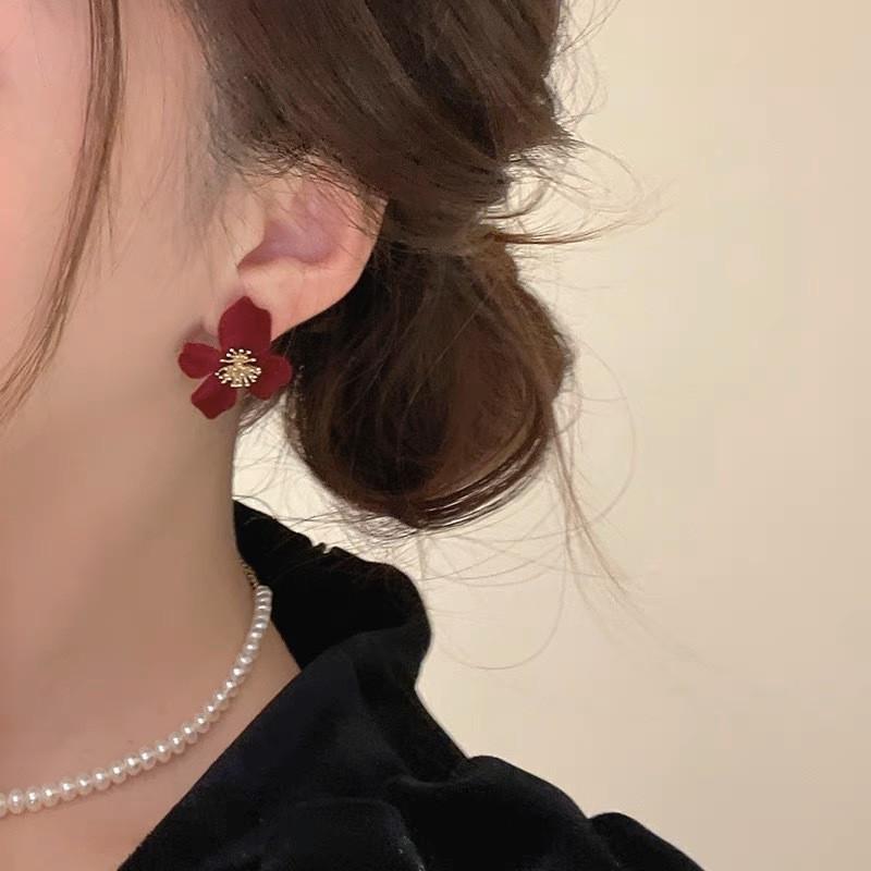Новые модные серьги с флоком, серьги с серебряными игольчатыми бантиками, ощущение высокого класса, нишевые красные серьги
