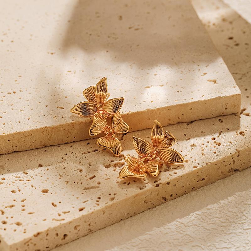 Vintage Floral Design Copper Plated 18k Gold Stud Earrings