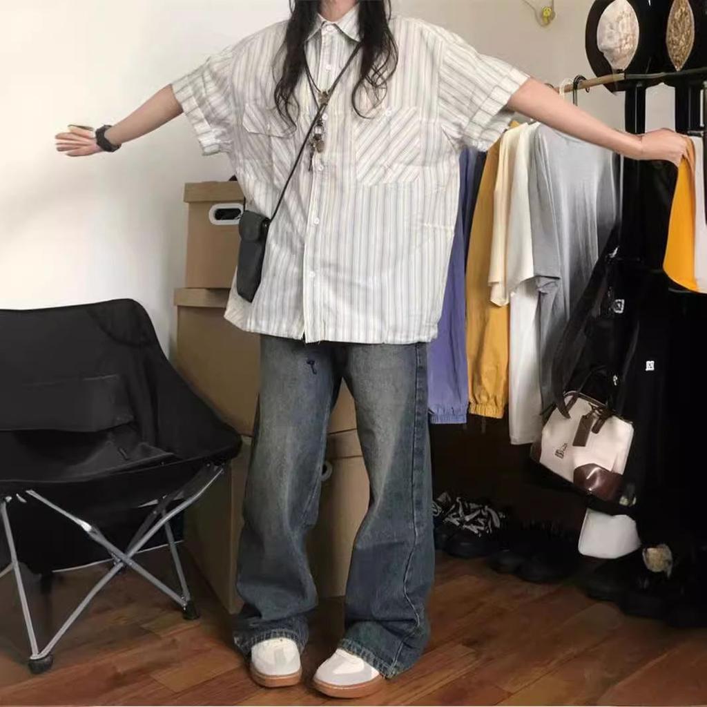 Лето 2024 Женская Нишевая Дизайнерская Рубашка в Голубую Полоску в Ретро Стиле с Коротким Рукавом