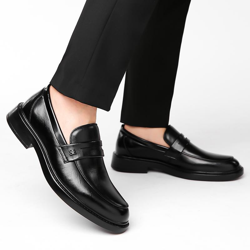 Весна и осень 2024 года. Новые лоферы. Мужские туфли без застежек. Резные кожаные туфли. Модная повседневная обувь. Деловая мужская дизайнерская обувь.