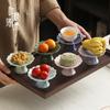 Минималистичная керамическая подставка для закусок