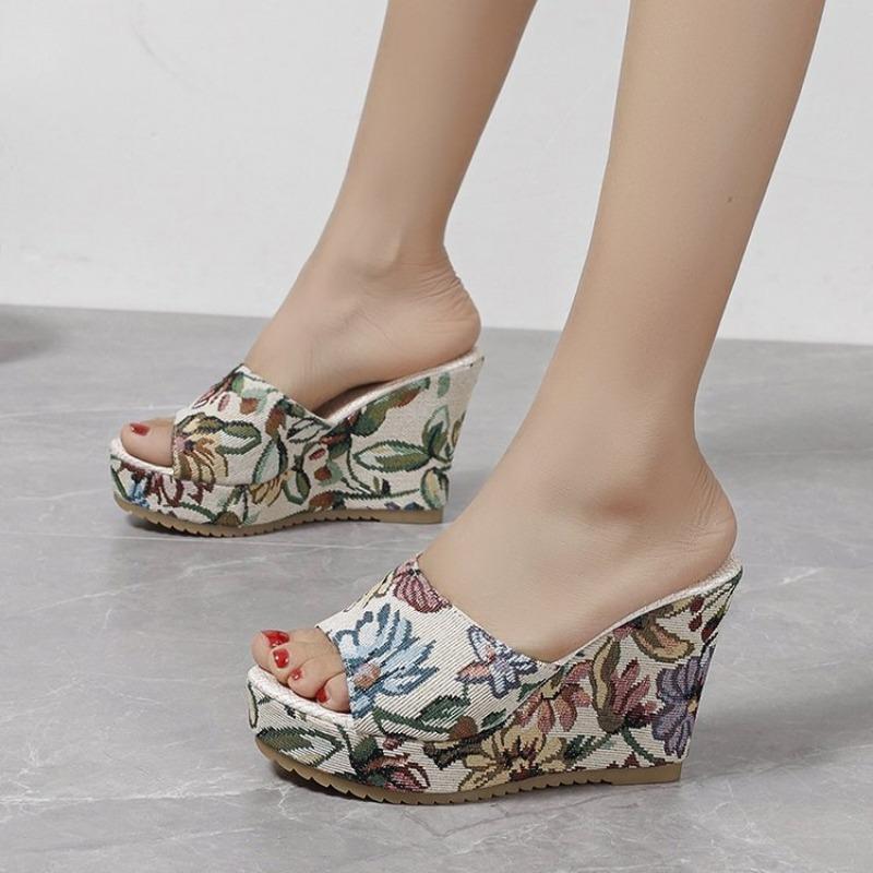 Женские шлепанцы-клинья большого размера 20024 лето вышитые шлепанцы женские