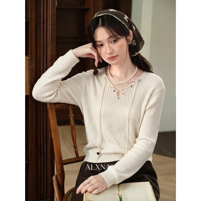 Lu Xiang Nan Women's V-Neck Knitted Pullover