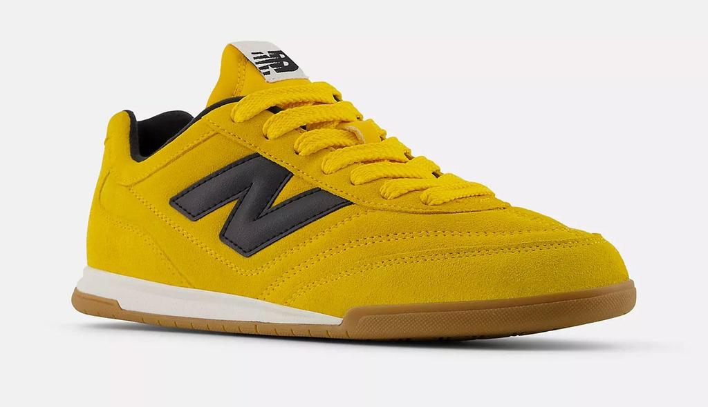 Sneakers New Balance Yellow URC42BC