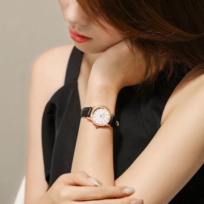 Новые стильные простые и модные женские часы с маленьким диском, компактные поясные часы, водонепроницаемые кварцевые часы