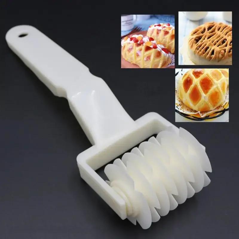 1PC High Quality Pie Pizza Cutter Pastry Bakeware Embossing Dough Roller Lattice Cake Tools Plastic Baking Tool Sourdough Tools