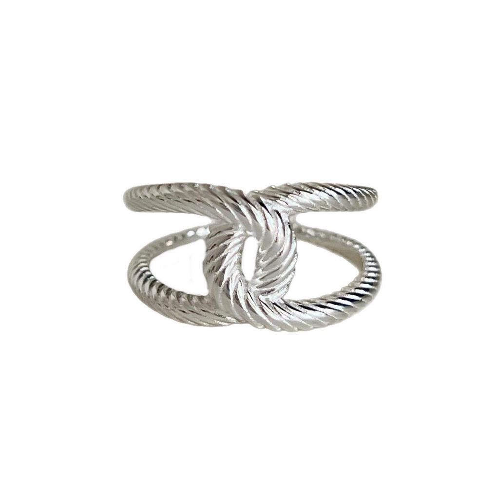 Простое геометрическое открытое кольцо-кроссовер для женщин – Универсальное, модное и уникально разработанное.