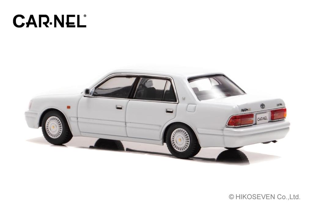 CARNEL Toyota Crown Royal Saloon G 1999 Crystal White Pearl Shine 1/43 (JZS155) (Готовая модель)