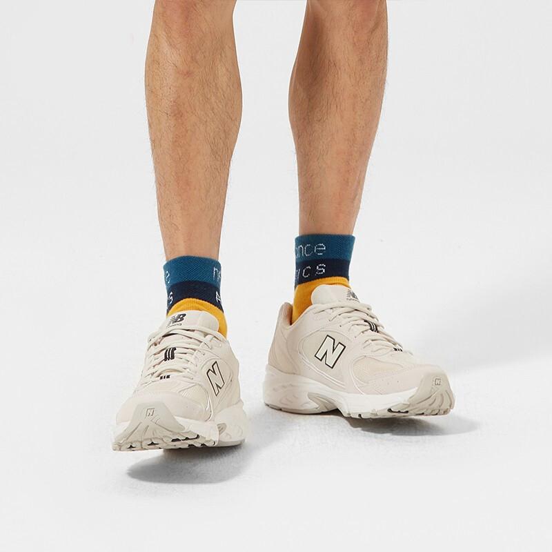 New Balance 530 Кроссовки цвета слоновой кости MR530SH