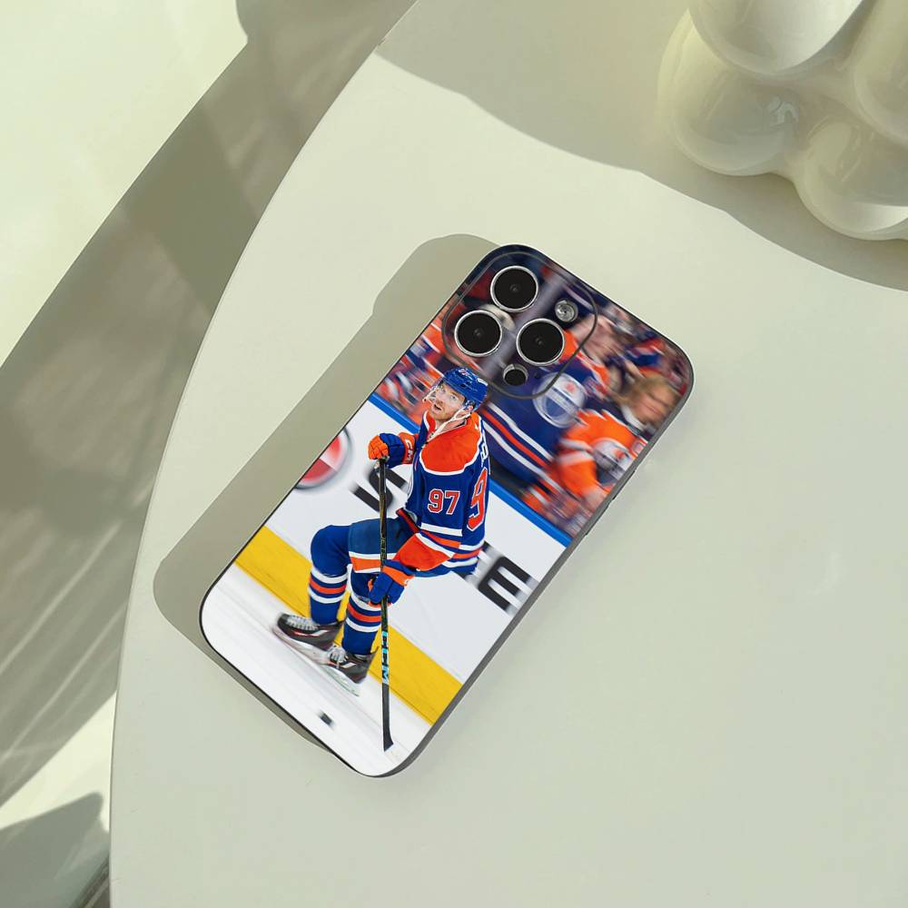 Чехол для телефона с изображением хоккеиста К-Коннора Макдэвида для iPhone 17,16,15,14,13,12,11 Pro Max,16/15/14Plus,XS Мягкий черный чехол