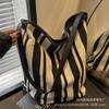 Large Capacity Bag Women's Bag 2025 New Trendy Korean Casual Canvas Tote Bag Contrasting Striped Shoulder Messenger Bag