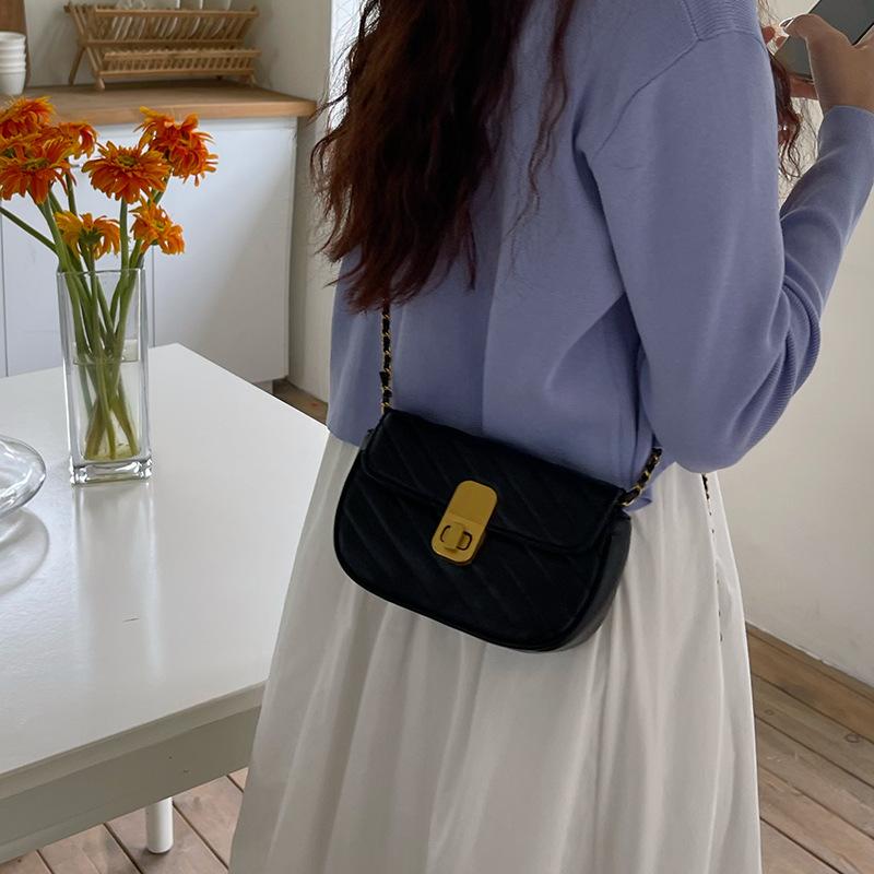 Мини-сумка на цепочке, новый нишевый дизайн, универсальная сумка через плечо в иностранном стиле, маленькая квадратная сумка