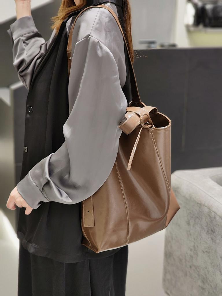 B-grid японская и корейская модная крутая сумка-тоут в ленивом стиле из натуральной кожи с высококачественным ощущением большой вместимости и ощущением расслабления для мягких поездок на работу