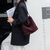 Осенне-зимняя ретро матовая сумка из коровьей кожи 2025 новая сумка под мышку легкая роскошь высококачественная сумка-тоут одно плечо портативная женская сумка