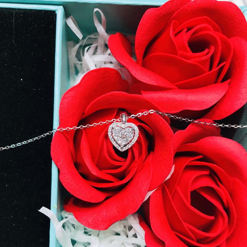 Exquisite Silver Color Love Heart Pendant Necklace for Women Shiny Cubic Zirconia Crystal Necklace Valentines Day Gift