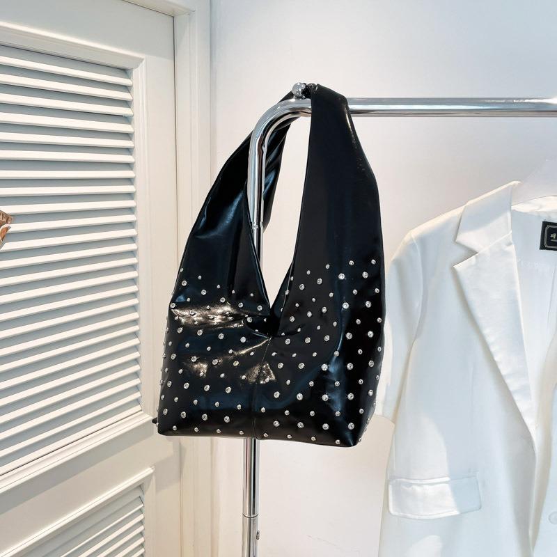 Punk Spice Girl Style Large Capacity Bag Women's Summer New Niche Underarm Retro Rivet Commuter Bag Tide