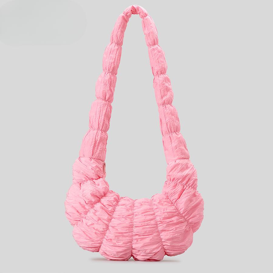 Женская легкая сумка-круассан с текстурой в виде полумесяца, уменьшающаяся в размерах, через плечо