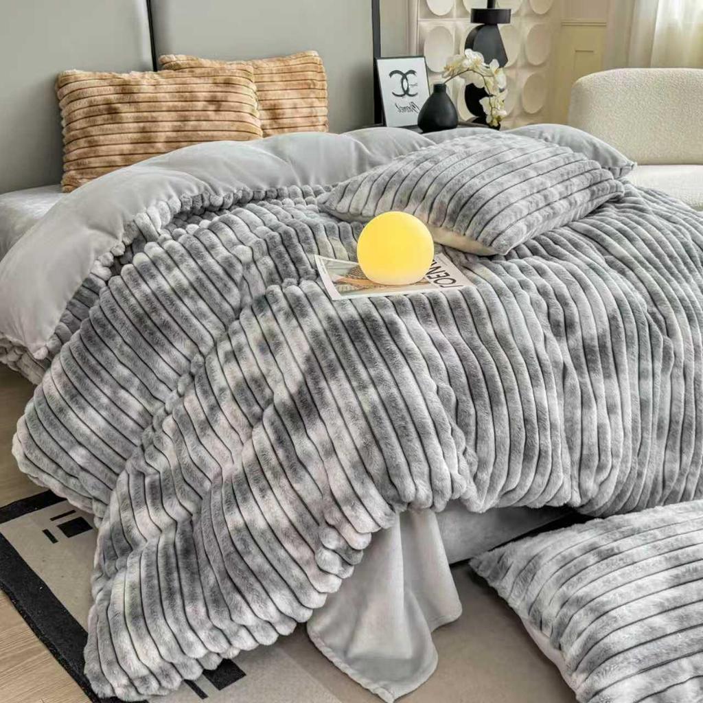 Красочный Толстый Бархатный Постельный Комплект с Кроликом - 4 Предмета, Зимняя Коллекция для Общежития