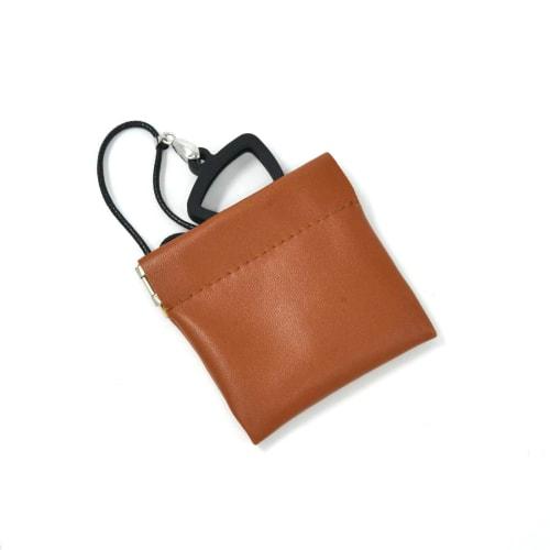 Musiin Guitar Pick Holder Necklace compatible with Fender Dunlop D'Addario Triangle Picks, easy access, suitable for players of various styles, showca